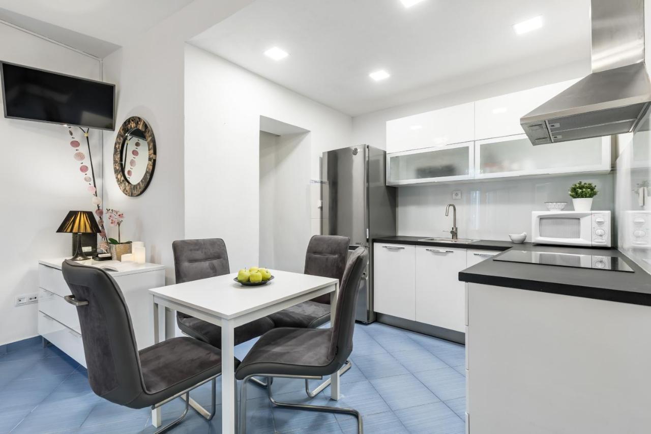 Charming Apartment Spalato Esterno foto